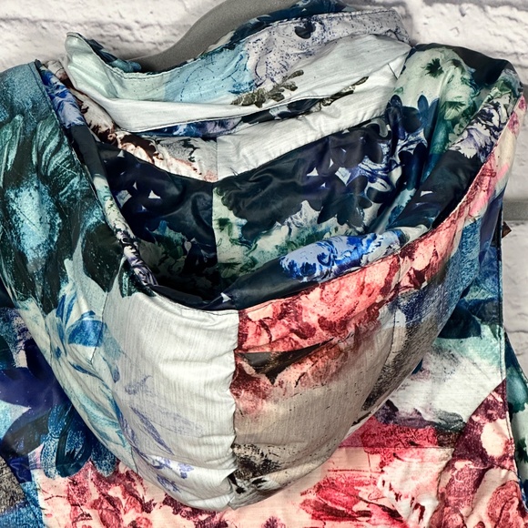 Pure + Good Anthropologie Floral Puffer Vest – Hooded, Lightweight, Watercolor - Picture 7 of 8